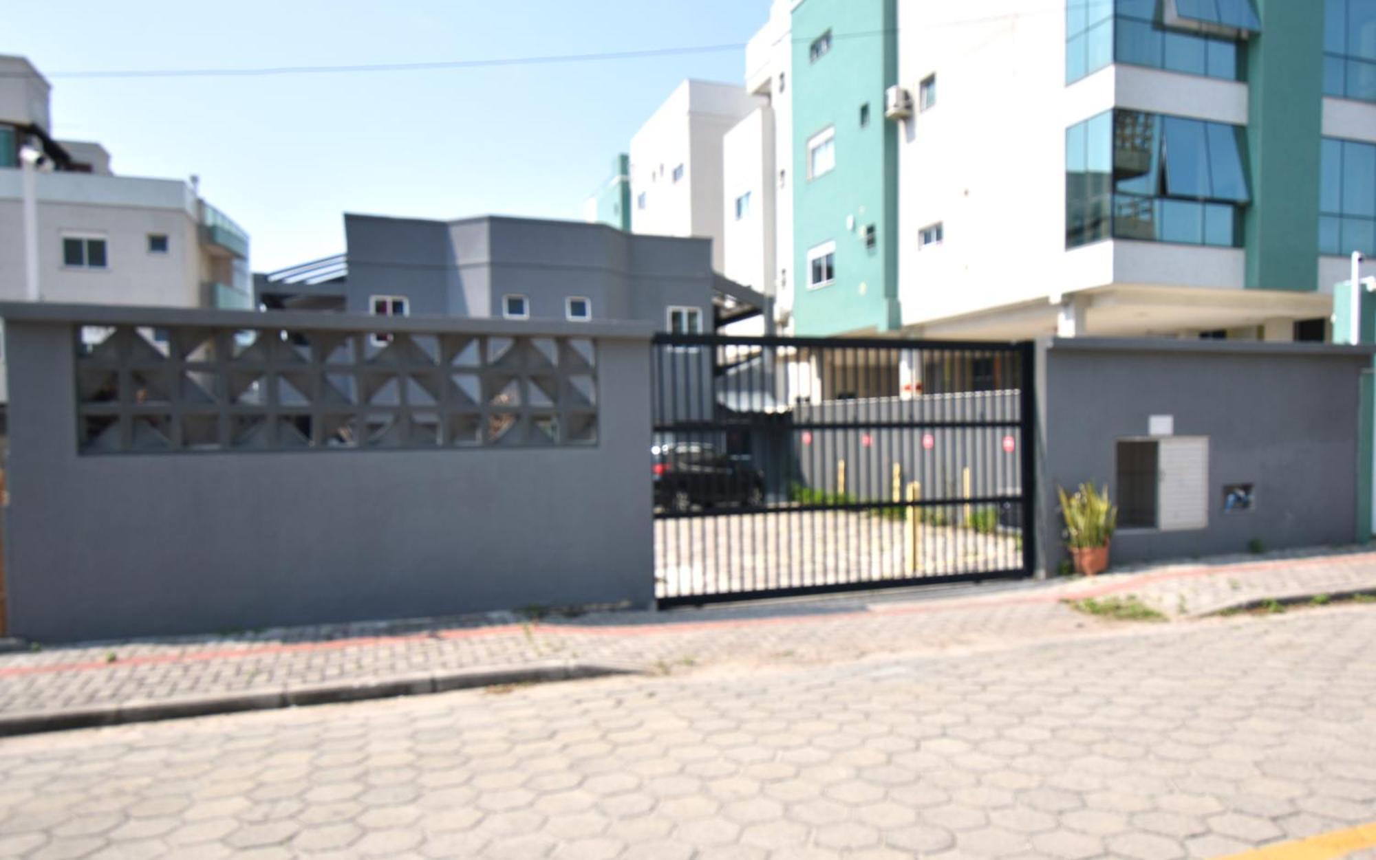 Residencial Melfi III - Apartamento Terreo บอมบินญัส ภายนอก รูปภาพ